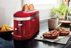 KitchenAid Design 2-Scheiben Langschlitztoaster In Empire Rot -Küche Geschäft 5KMT3115 empire rot ambiente 1
