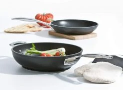 Le Creuset Aluminium-Antihaft-Pfanne Flach -Küche Geschäft Aluminium Antihaft 7 klein l