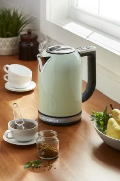 KitchenAid Wasserkocher In Pistazie, 1,7 L -Küche Geschäft Kettle 5KEK1722xPT Pistachio P210705kp 011z